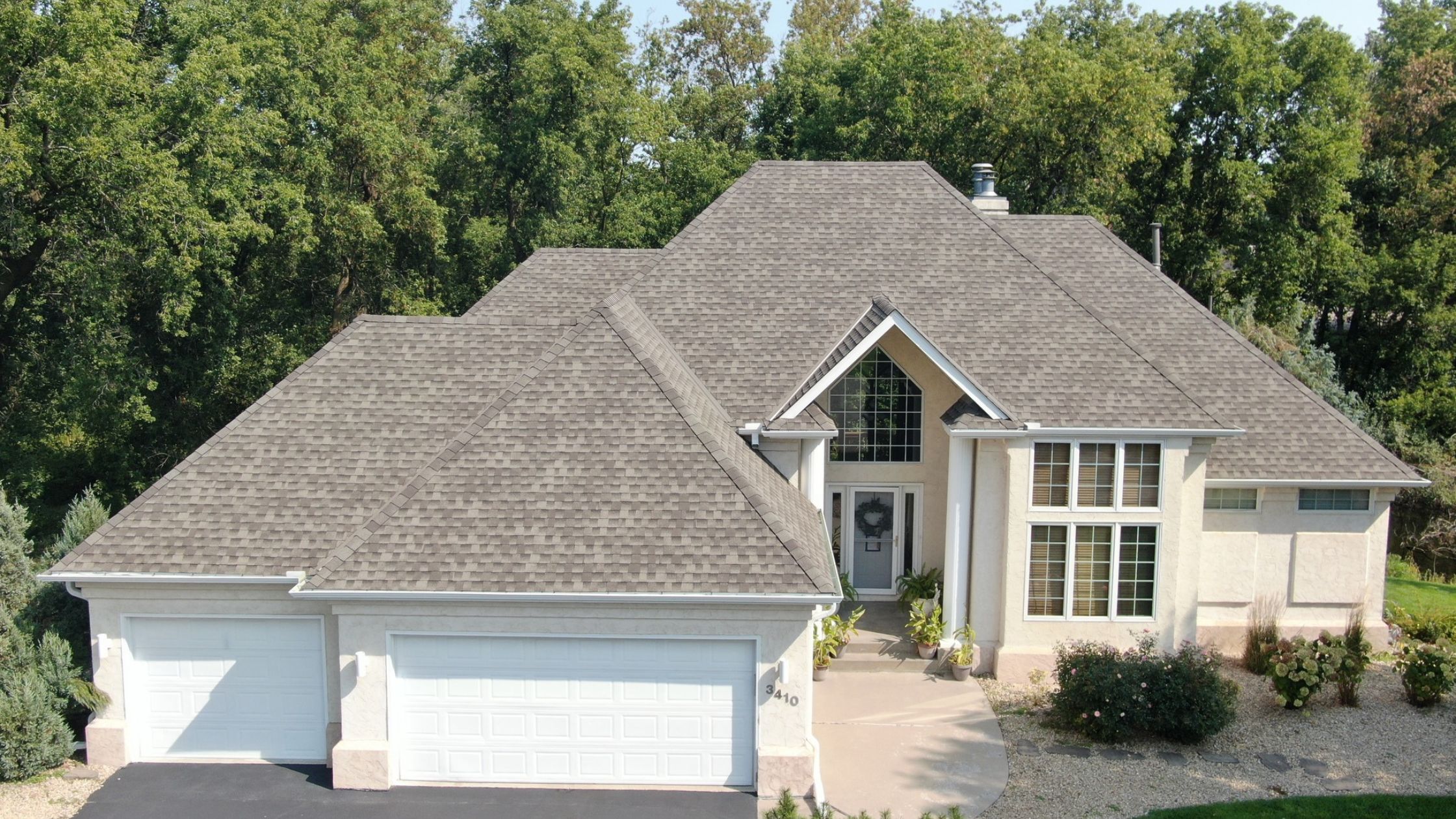 Roofer in Bloomington Minnesota